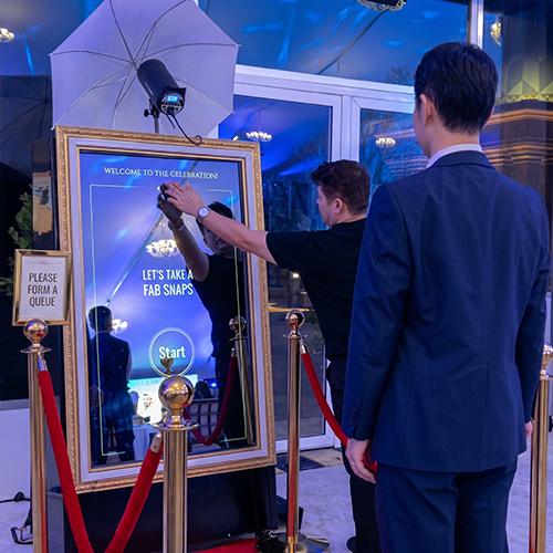 mirror photo booth Dubai